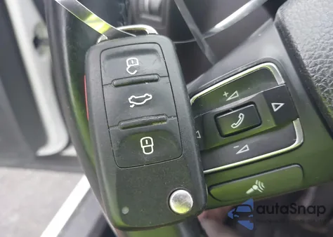 2015 Volkswagen Tiguan Se z USA, uszkodzony, nr VIN WVGAV7AX2FW509924